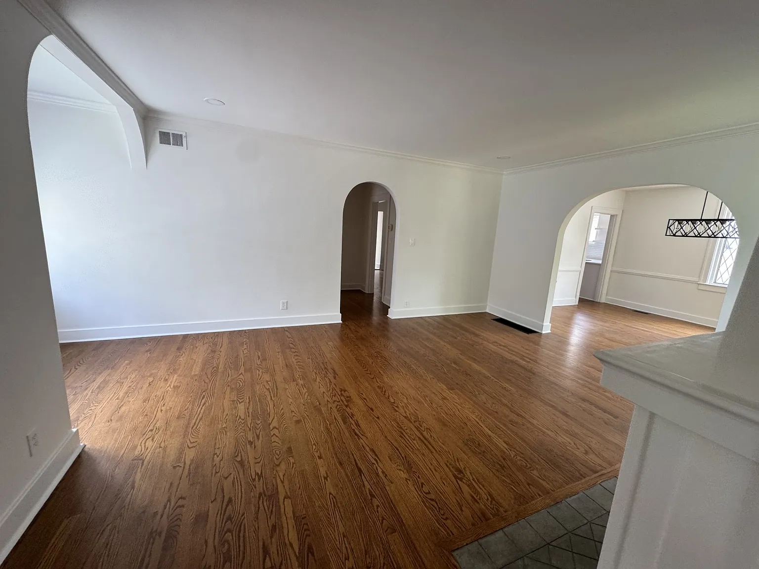 6 bed, 4.5 bath, 3463 sqft, $4,495 — Photo 2