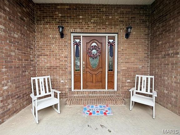 3rd image of 1810 Renee Ave