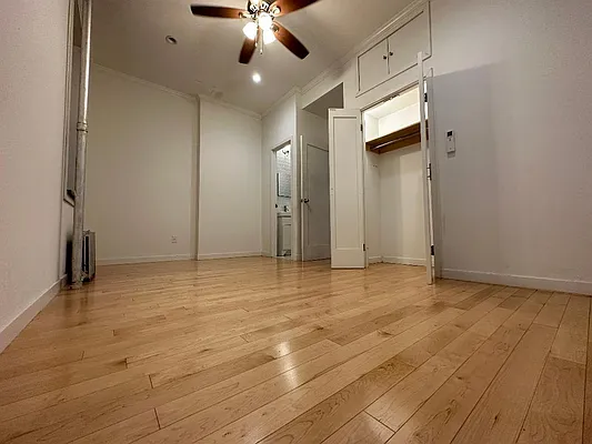 Rented by Ledvech Group | media 26