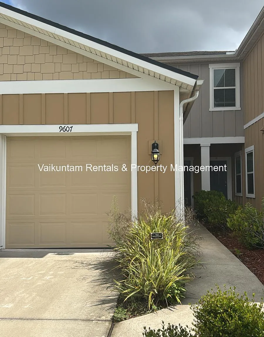 2 bed, 2.5 bath, 1107 sqft, $1,595 — Photo 2