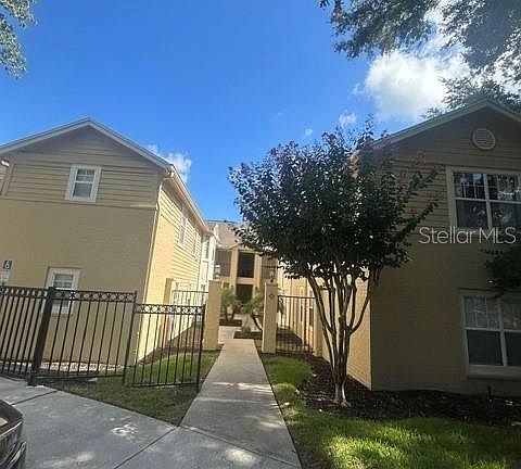 3rd image of 425 Summit Ridge Pl APT 105