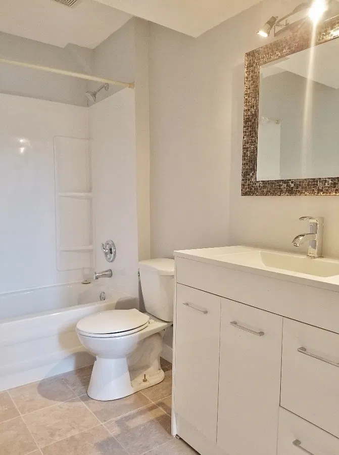 6017 52 Avenue Unit B — Photo 1