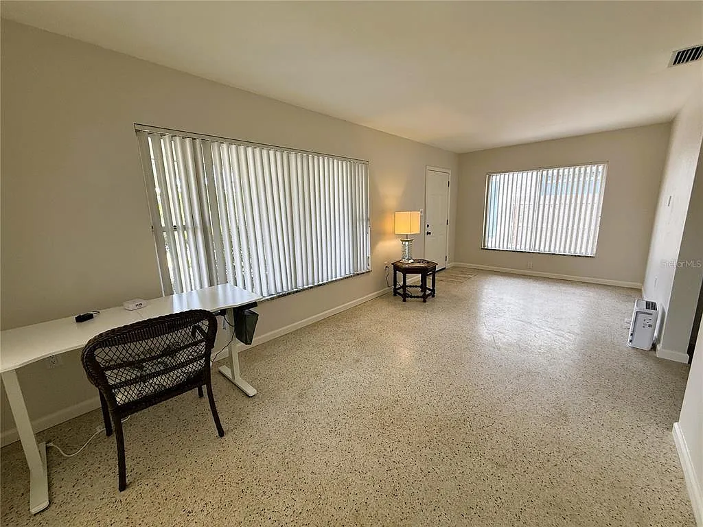 1 bed, 1.0 bath, 744 sqft, $1,800 — Photo 3