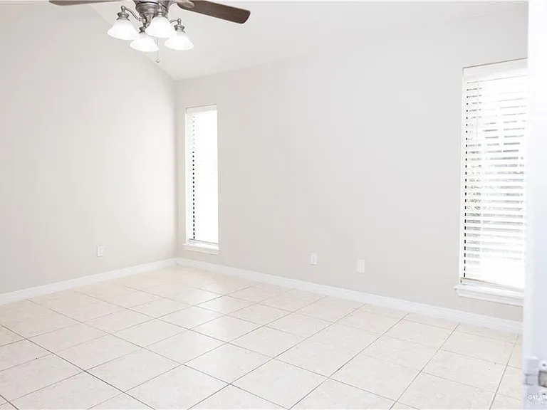 1801 Highland Park Ave — Photo 15