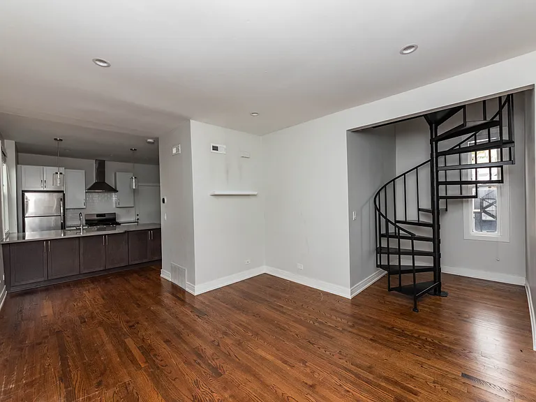 2045 N Wolcott Ave #2R — Photo 6