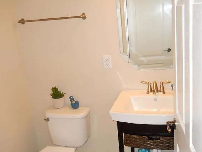 131 Islander Dr — Photo 16