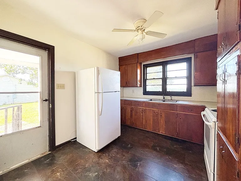144 Lou Goddard Ln — Photo 13
