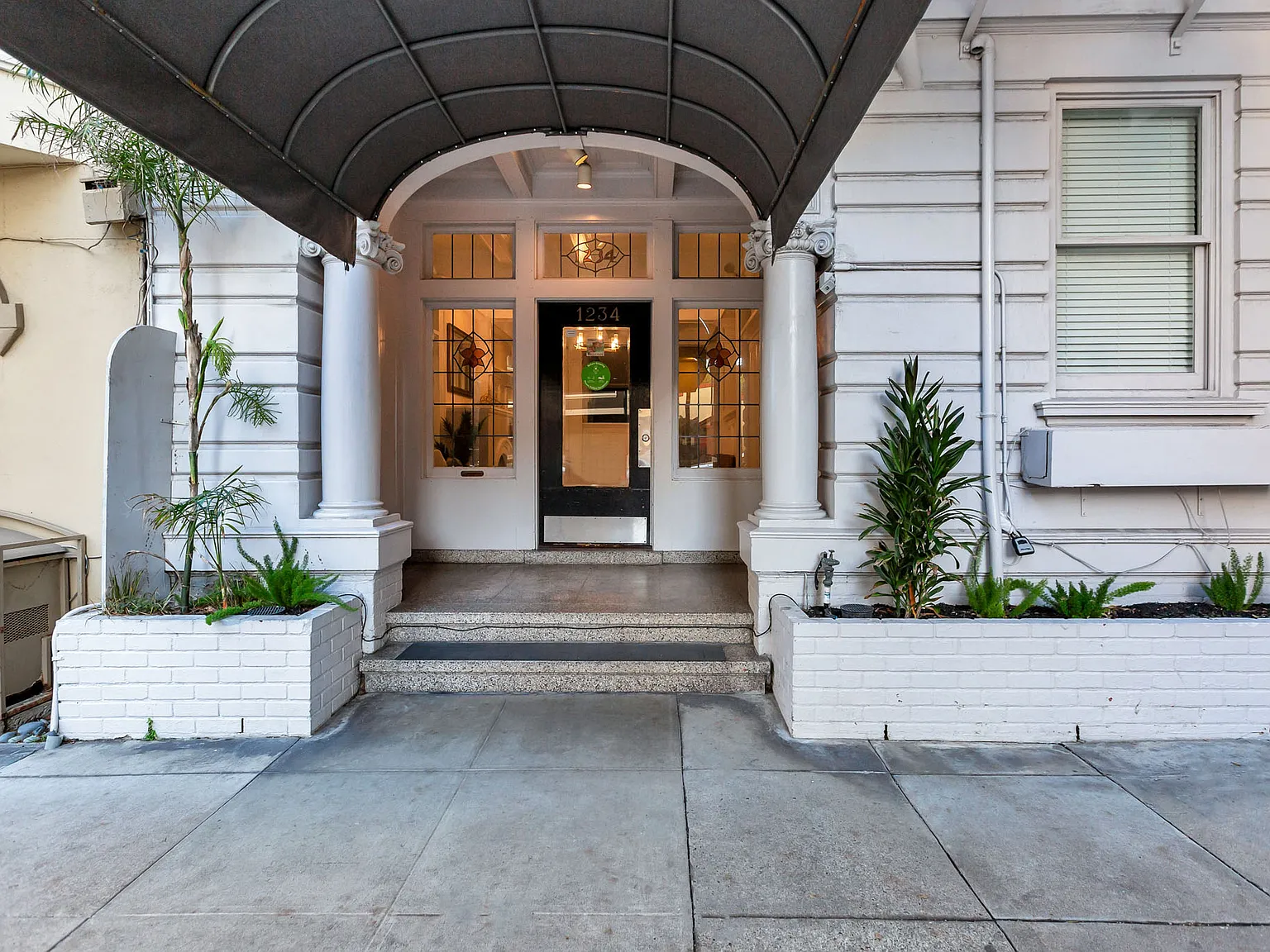 1234 Jones — Photo 3