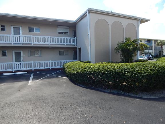 3rd image of 2534 S Garden Drive #107
