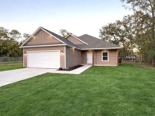 527 Autumn Ln, Livingston, TX 77351