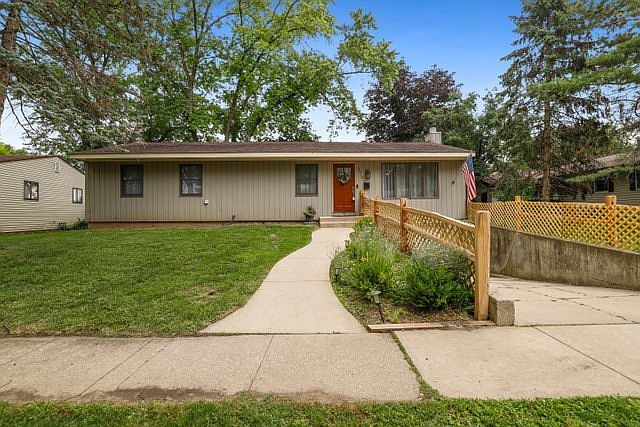 1010 Larkdale Row Wauconda IL 60084 Zillow