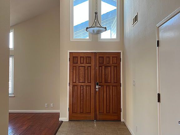 3rd image of 1159 Blythe St