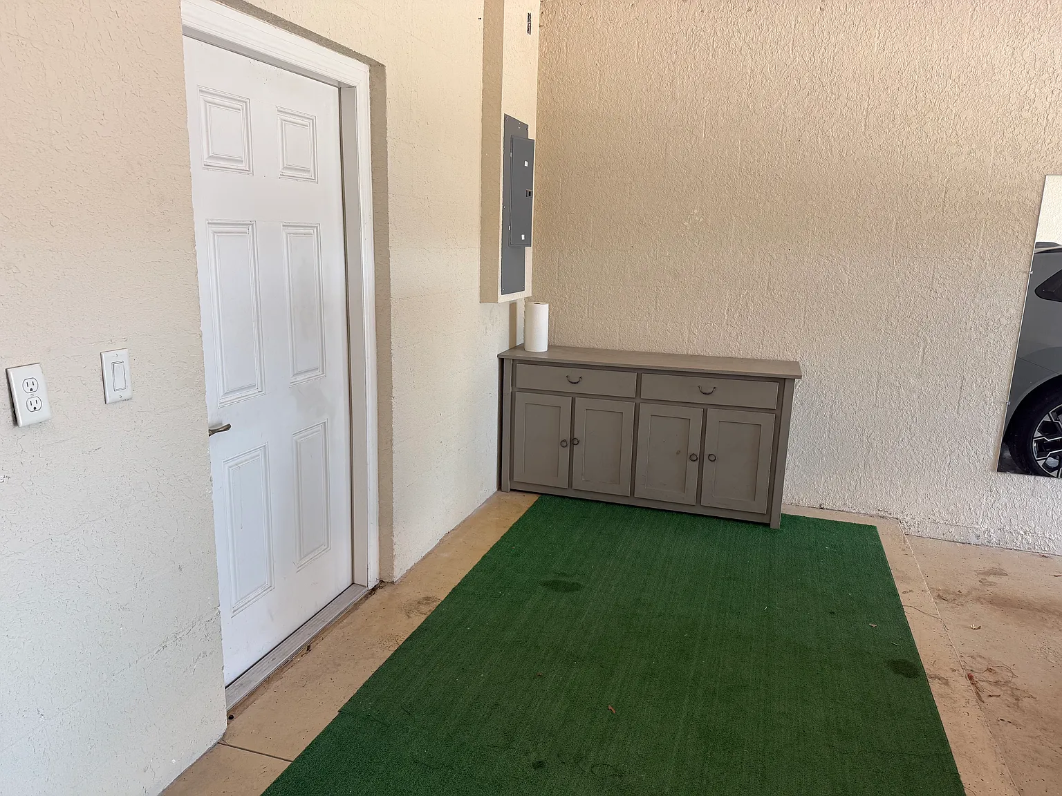 3 bed, 2.5 bath, 1740 sqft, $3,200 — Photo 3