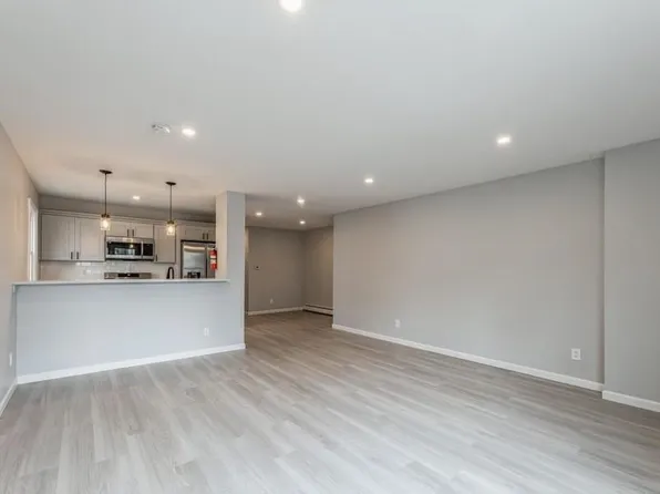 260 Randolph Avenue image 4 of 33