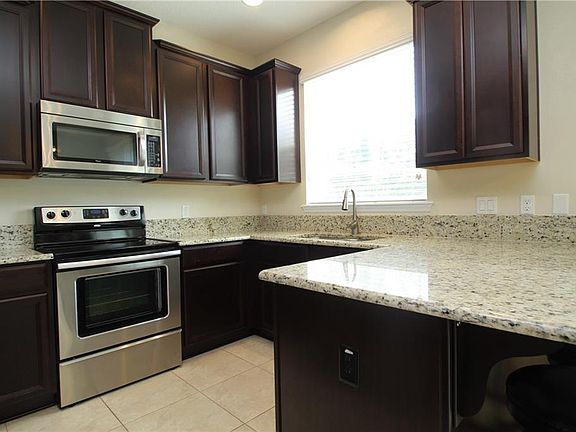 4th image of 2113 Victoria Glen Dr