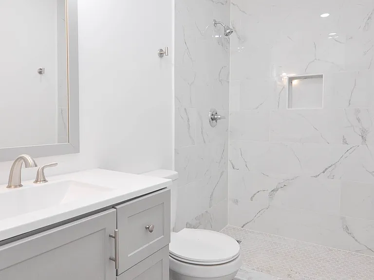 212 W Hanover Ave — Photo 11