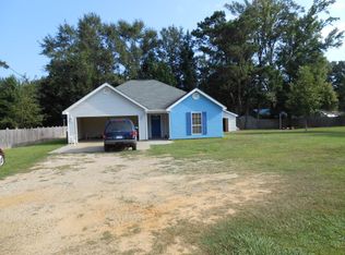 105 Cary Ln, Picayune, MS 39466