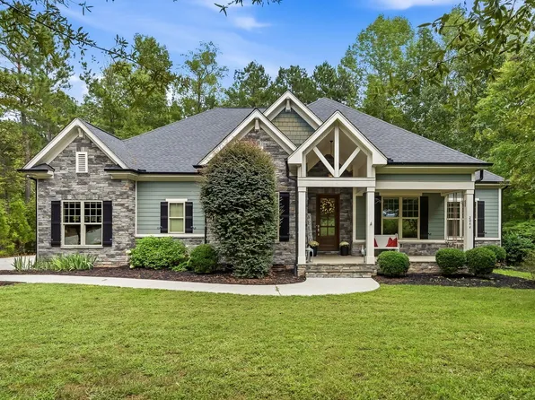 2044 Silverleaf Dr, Youngsville, NC 27596