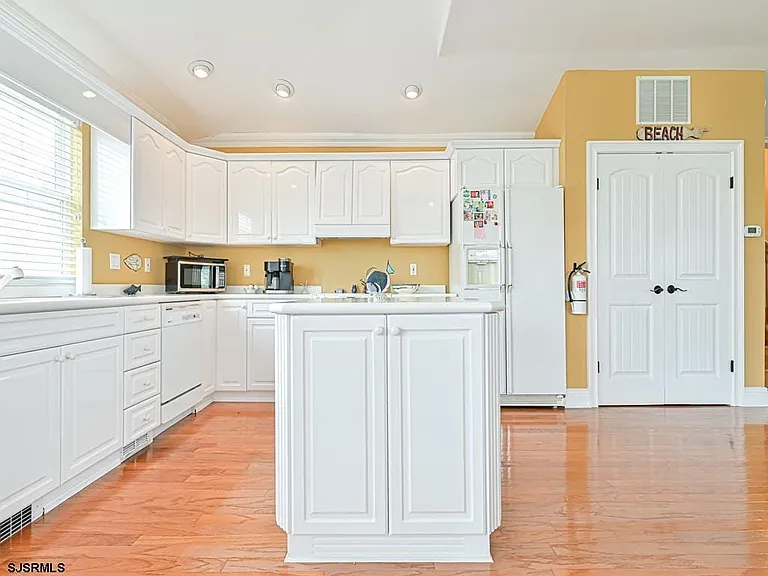 2304 Ocean Ave — Photo 11
