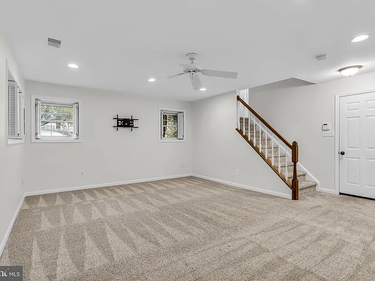 6618 Frost Lake Ln — Photo 32