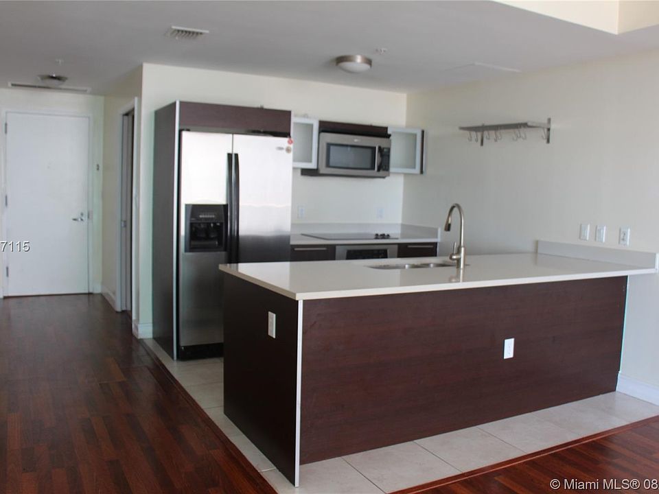 1st image of 1900 N Bayshore Dr APT 3009
