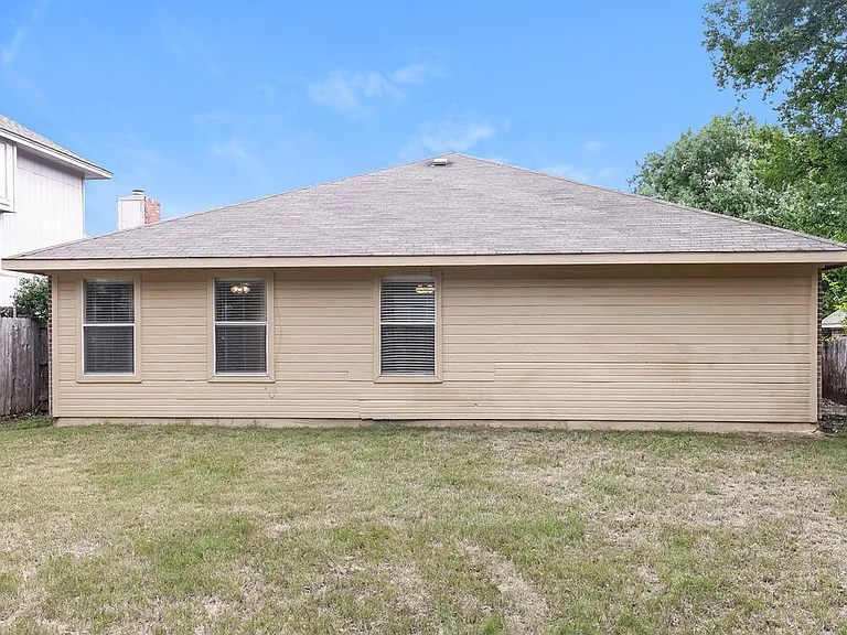 1223 Reeves Ln — Photo 16