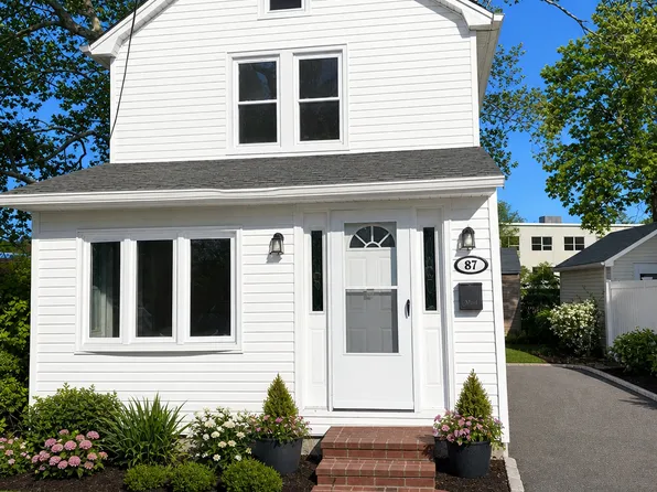 87 Harbor Rd, Port Washington, NY 11050