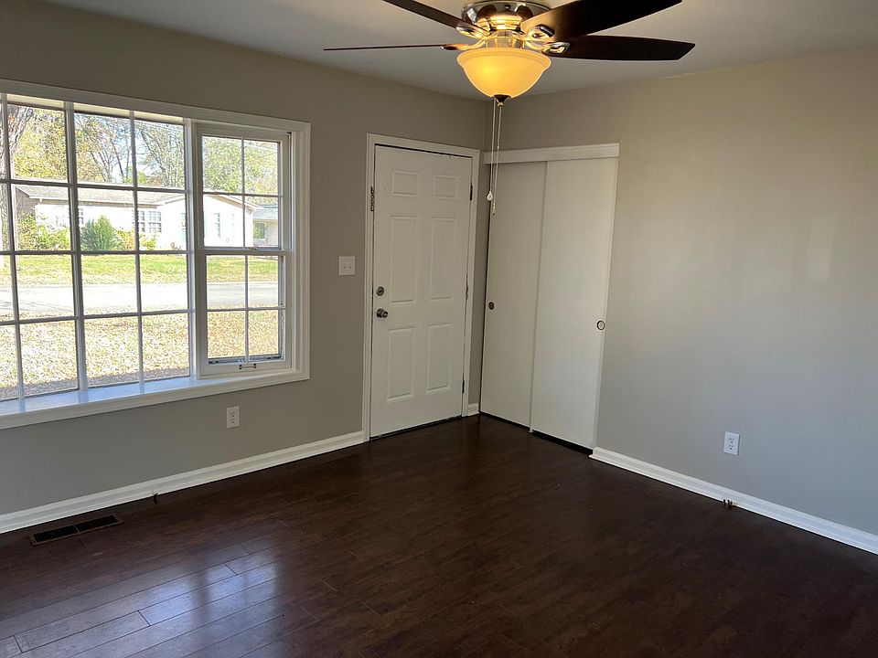 1st image of 809 Bluebird Ct