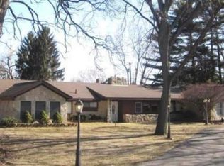 945 E Hurd Rd, Monroe, MI 48162