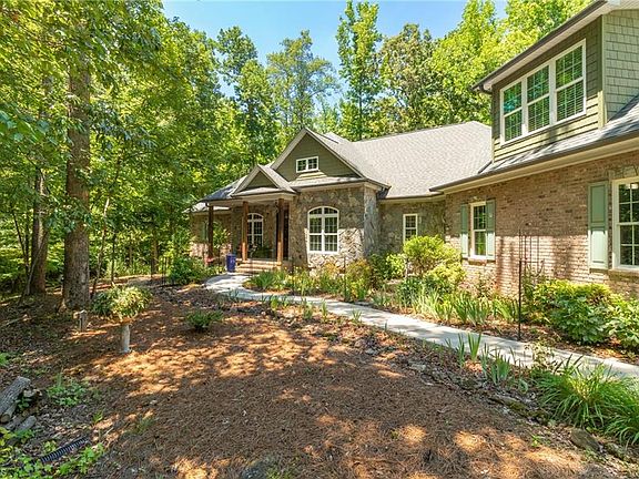 3rd image of 3108 Sandy Springs Rd