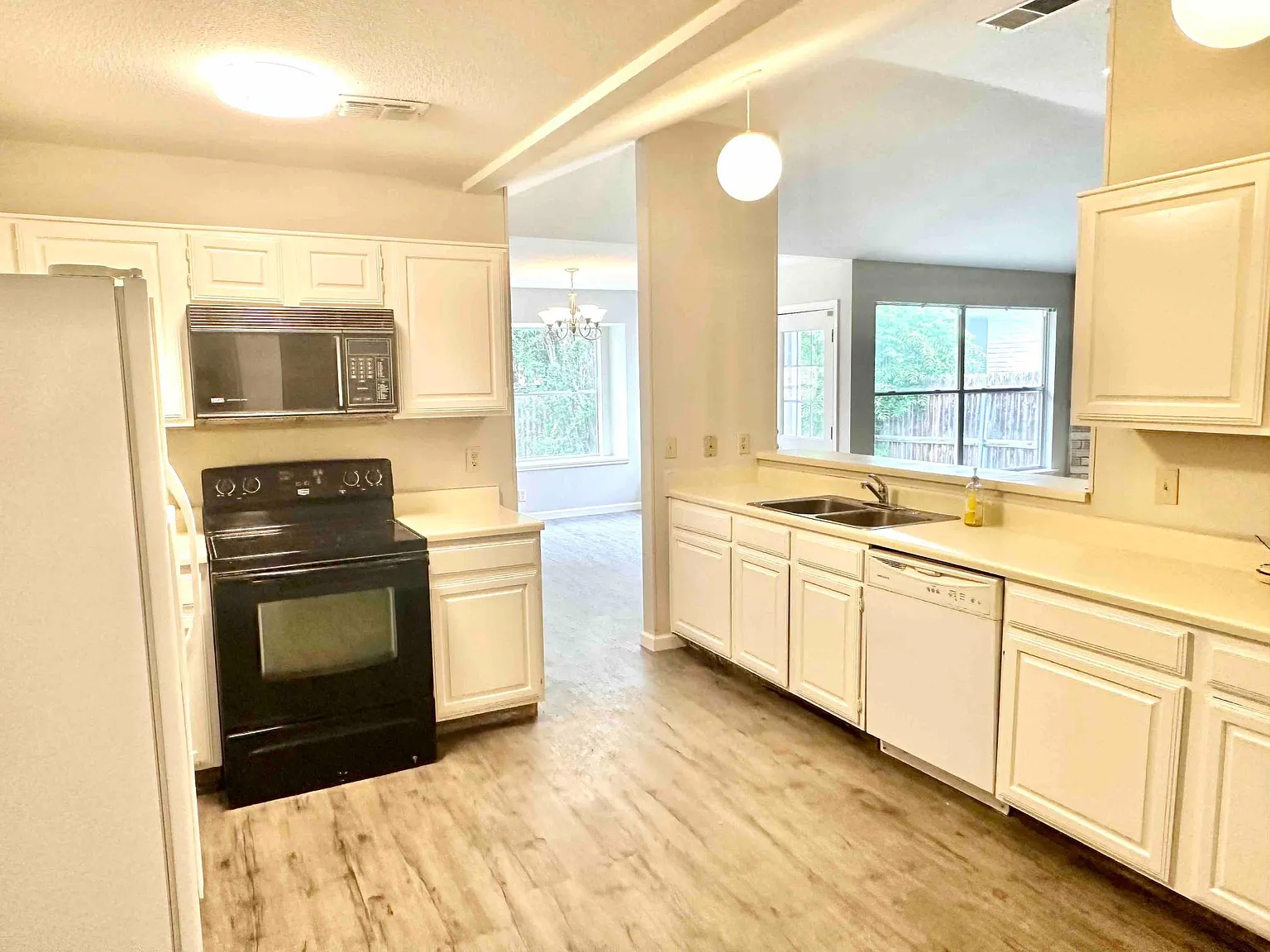 3 bed, 1448 sqft, $1,875 — Photo 4
