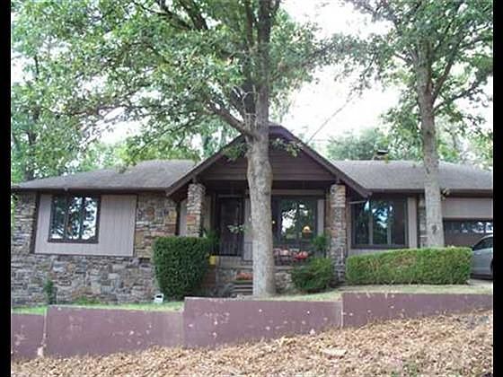 1st image of 52 Mayfair Dr