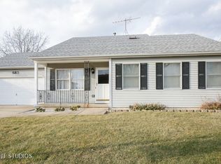 583 Alice Pl, Elgin, IL 60123