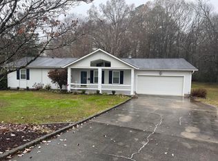 1402 Garden Farm Dr, Hixson, TN 37343