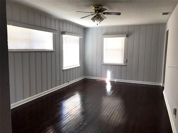 2nd image of 2800 Avenue M NW