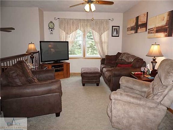 4th image of 2980 Green Acres Dr
