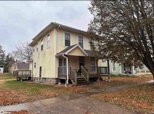 910 S 14th St, Burlington, IA 52601