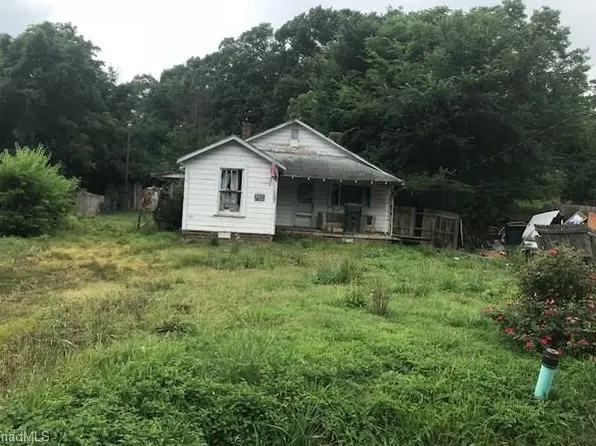 18 Goforth Dr, Thomasville, NC 27360