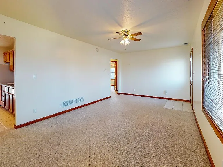 402 N Lafayette St — Photo 5