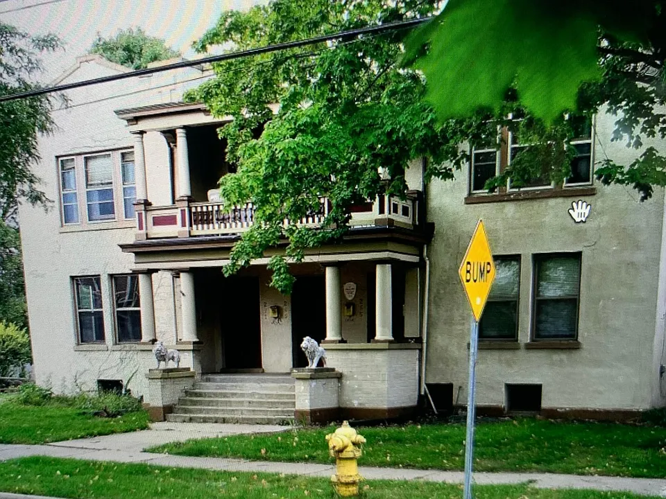267 Charles Ave SE