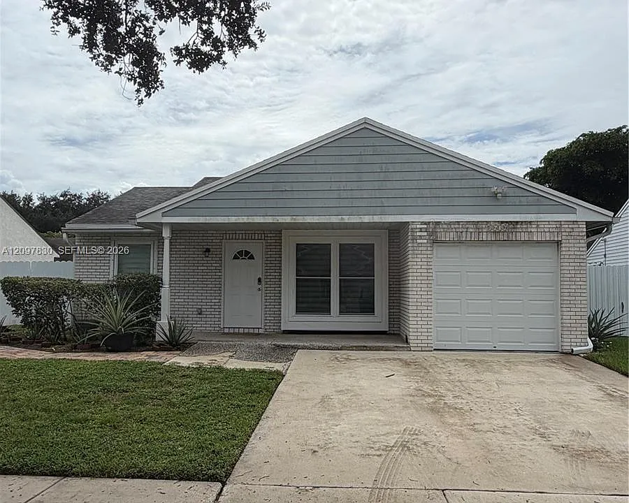 8630 SW 15th St