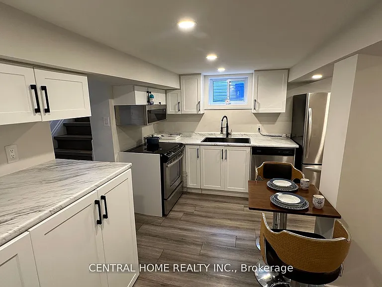 139 Maurice Ct #LOWER LEVEL — Photo 4