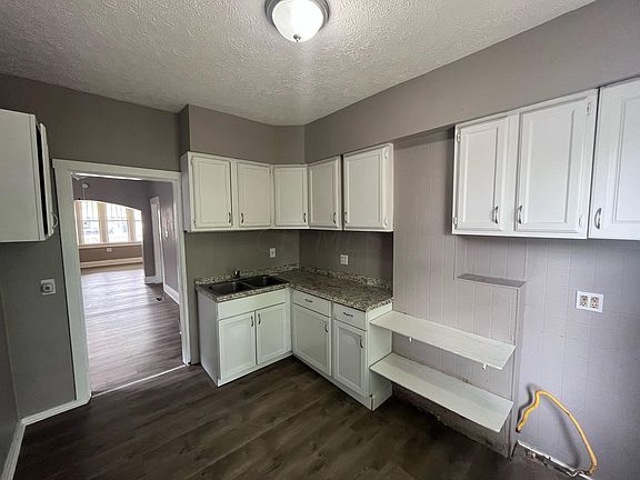 4th image of 67 S Terrace Ave