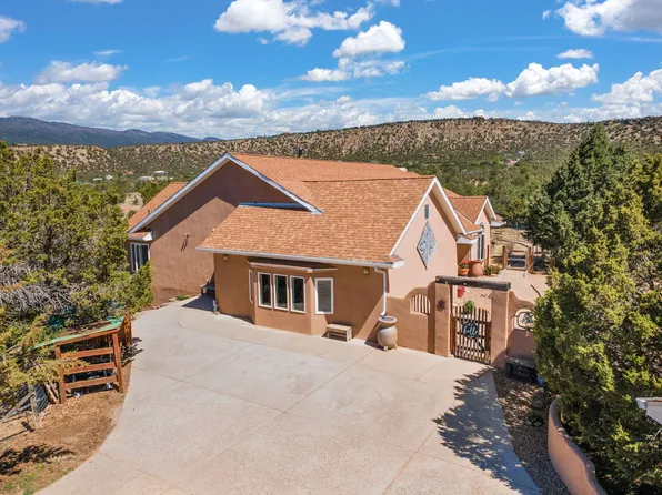 30 Shade Tree Ln, Tijeras, NM 87059