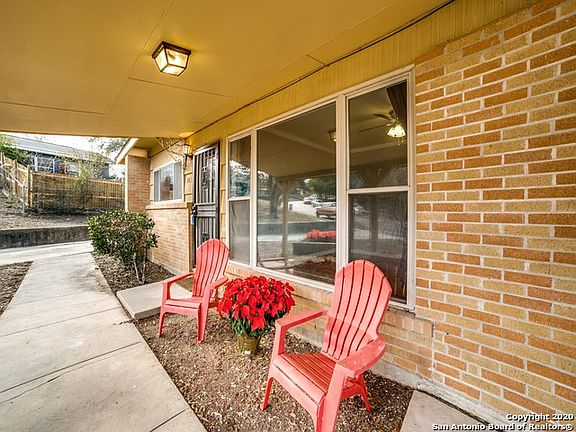 5th image of 303 One Oak Dr