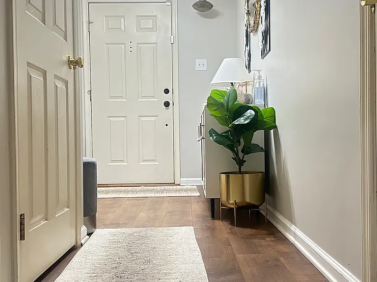 815 Martingale Rd — Photo 5