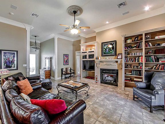 2nd image of 1604 Harvest Dr