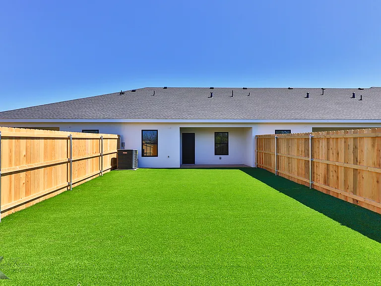 Southlake Villas — Photo 16