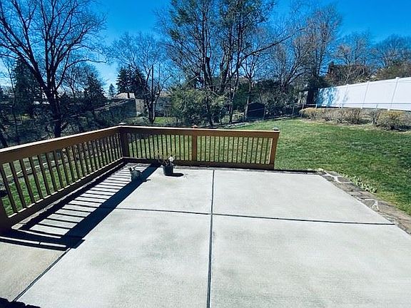 3rd image of 312 Janice Dr