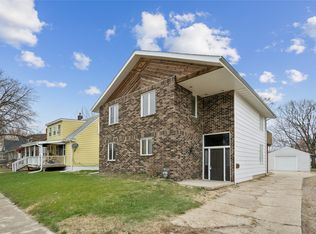 217 9th St, West Des Moines, IA 50265